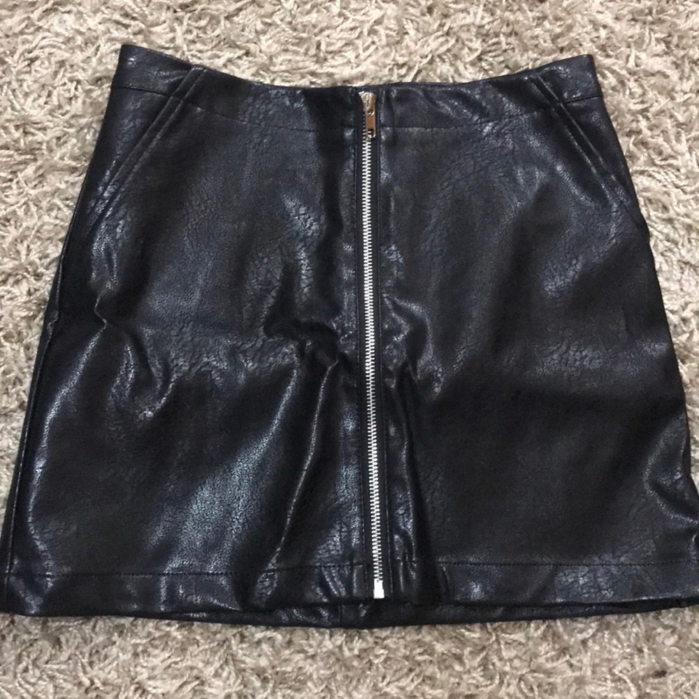 Black leather skirt from Comme USA. NEVER WORN!